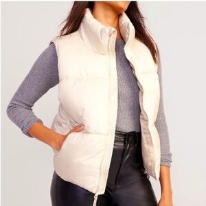 Old Navy puffer white vest fleece lined size Medium